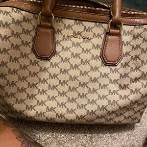 MICHAEL KORS PURSES AND WALLETS